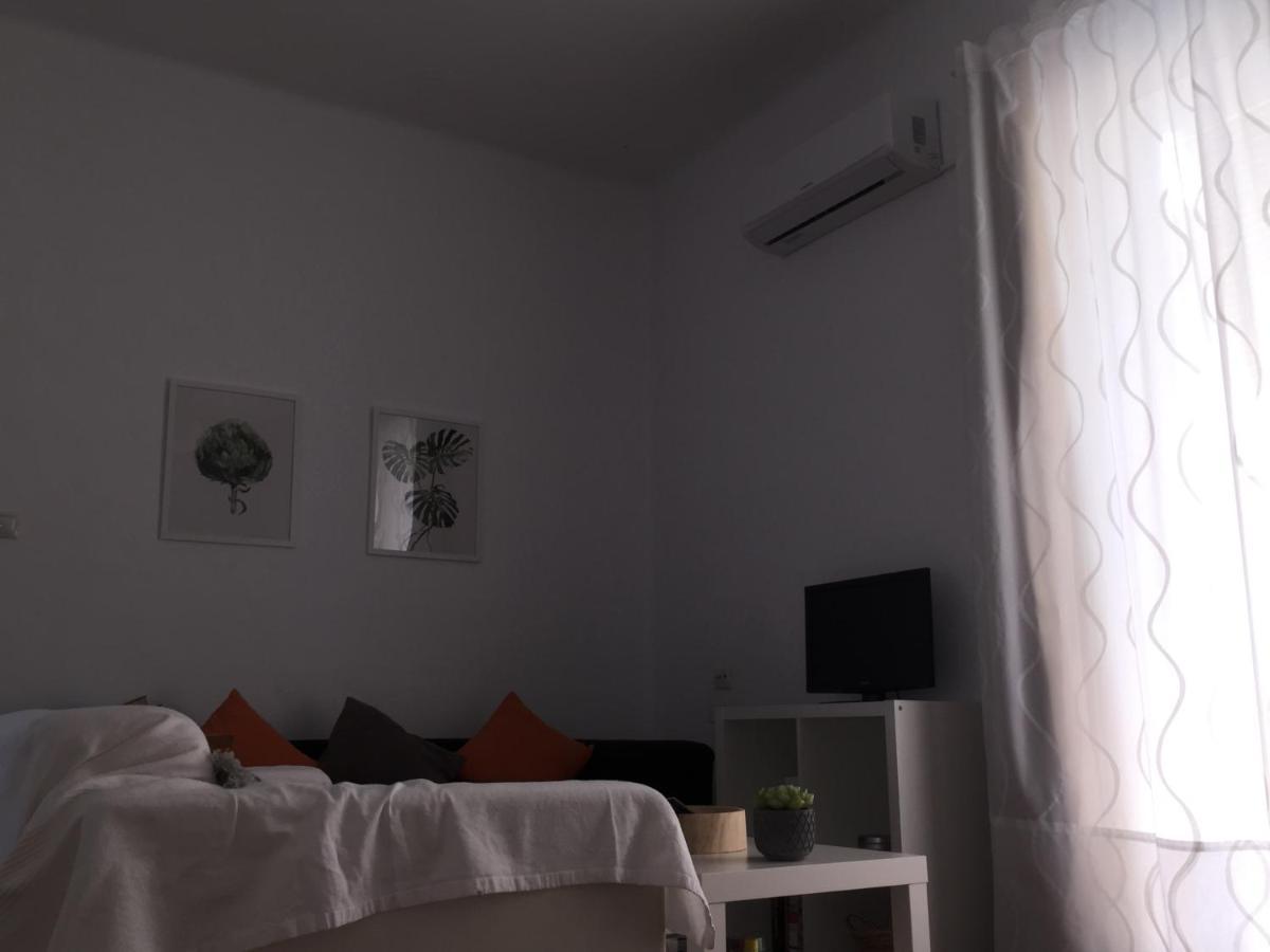 Apartamento Tia Maria Apartment Malaga Exterior photo