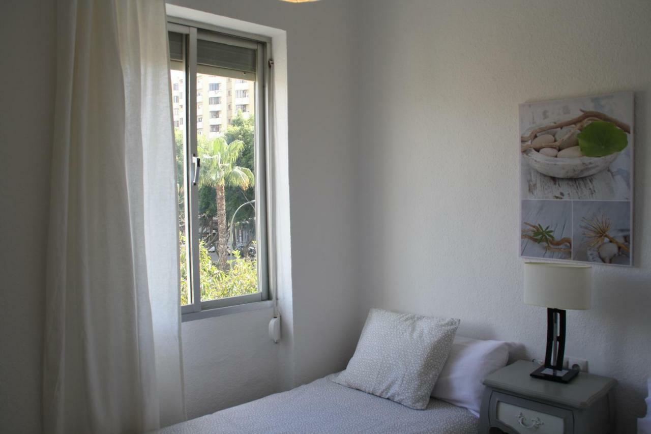 Apartamento Tia Maria Apartment Malaga Exterior photo